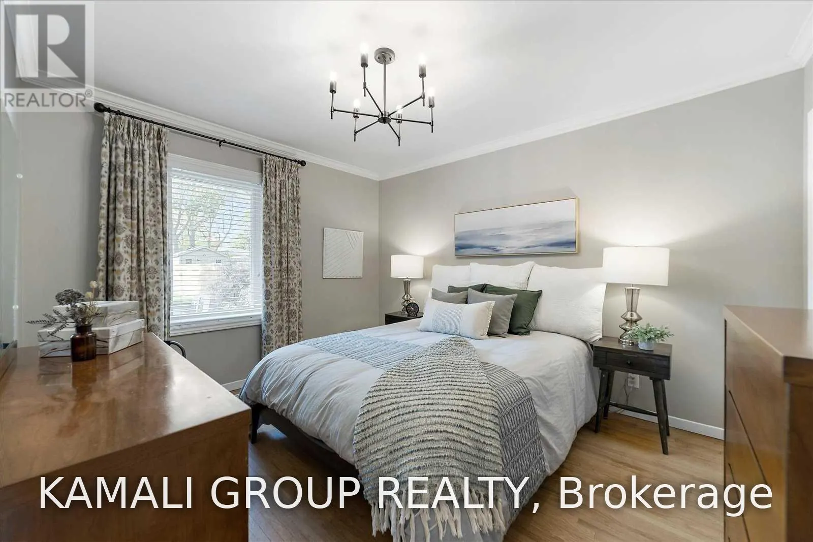 MAIN - 714 GILBERT STREET W