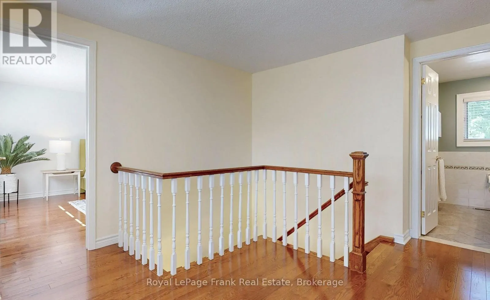 204 ST JOHN STREET E
