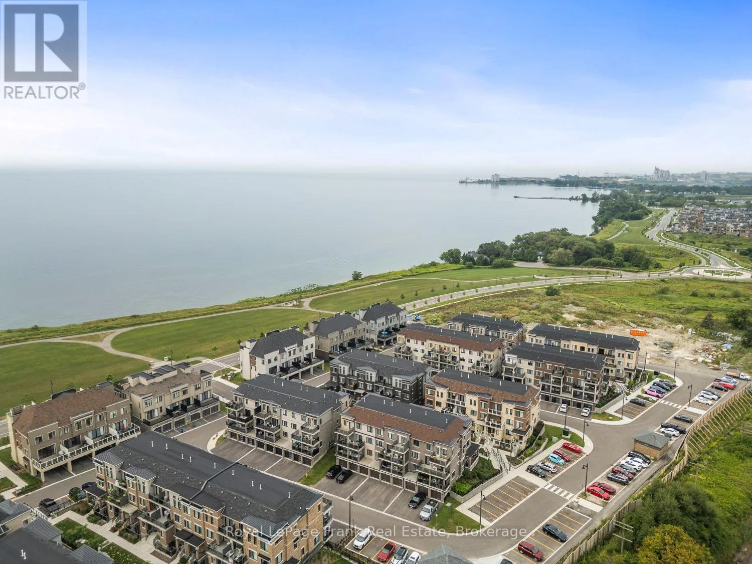 17 - 28C LOOKOUT DRIVE #17