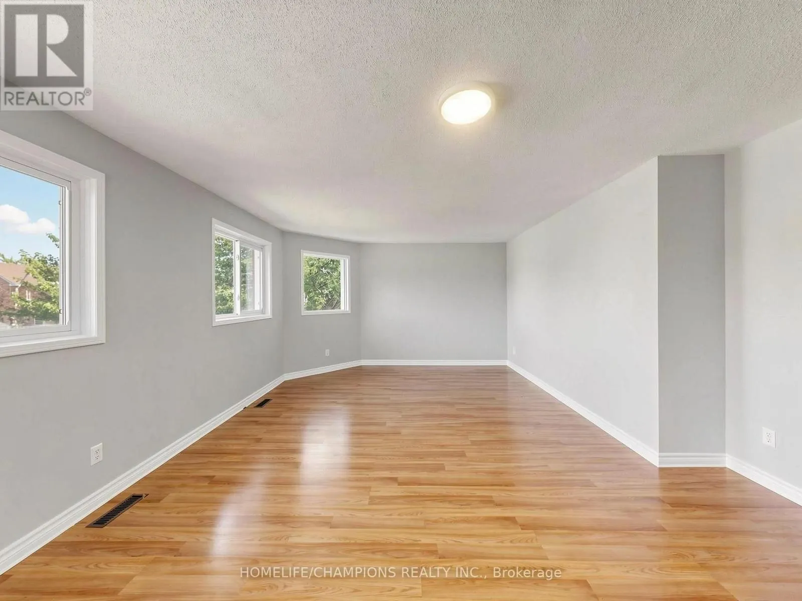 1622 SANDHURST CRESCENT