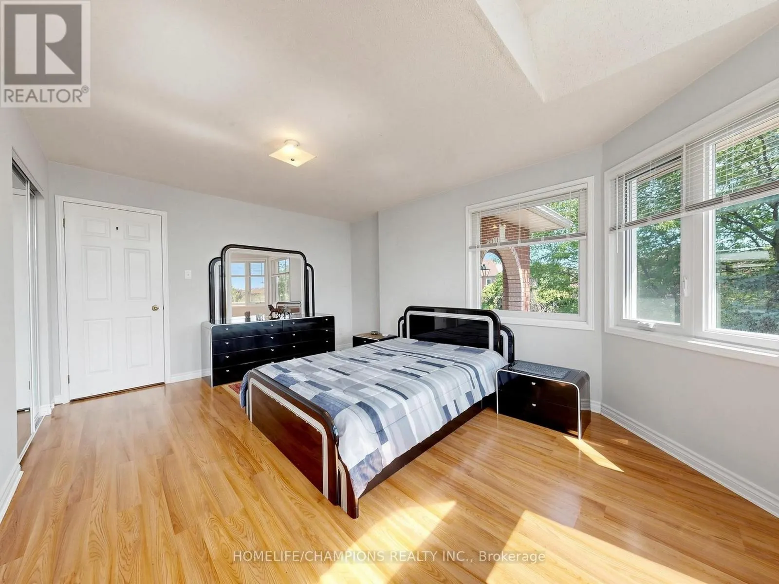 1622 SANDHURST CRESCENT