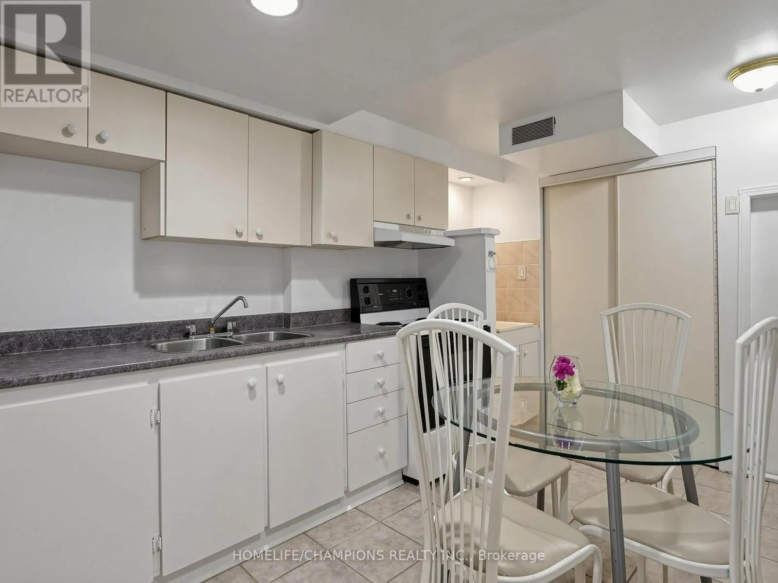 1622 SANDHURST CRESCENT