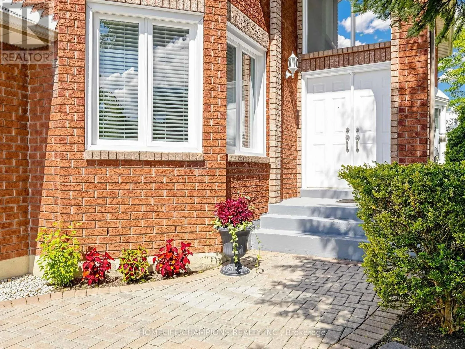 1622 SANDHURST CRESCENT