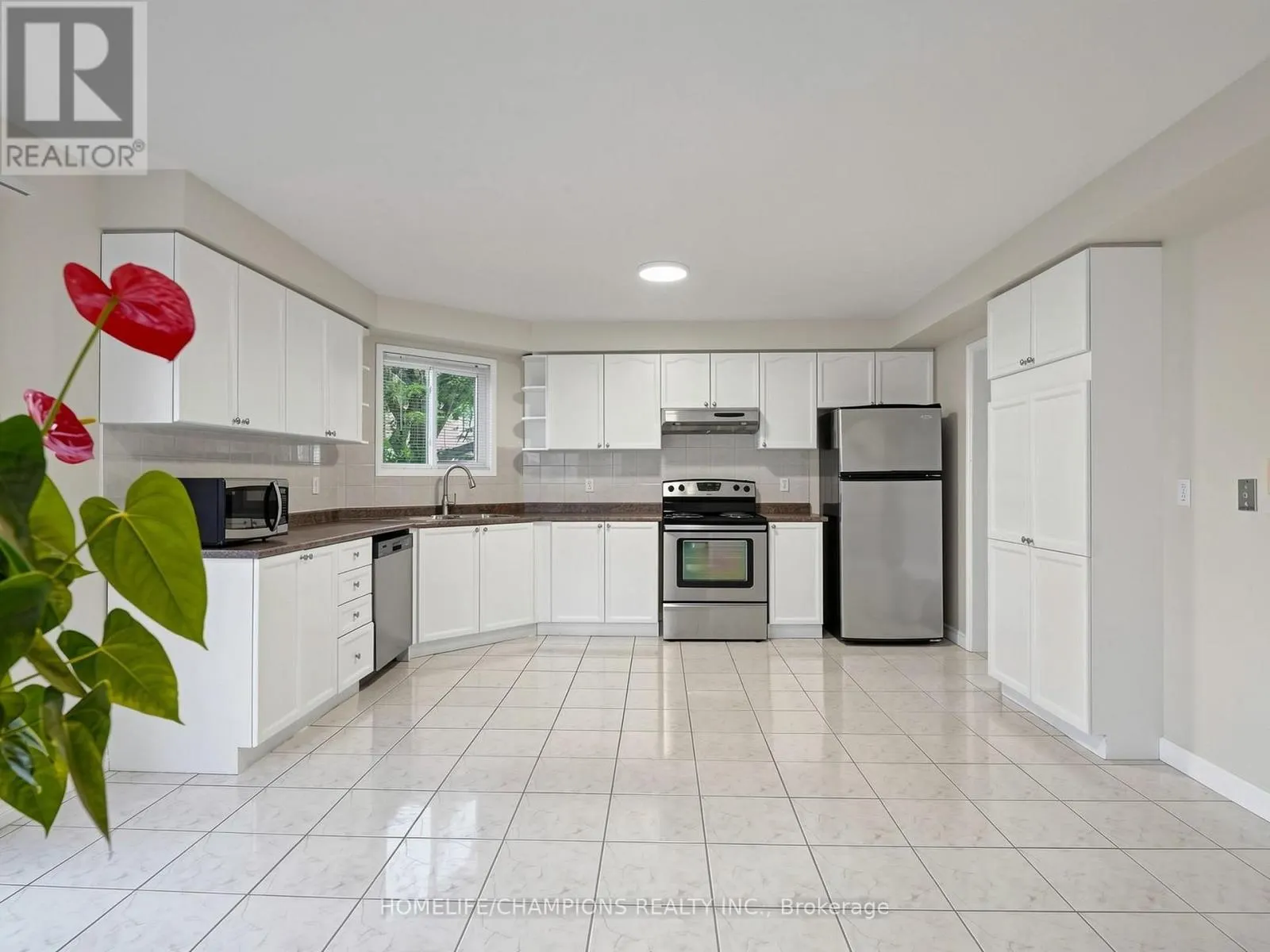 1622 SANDHURST CRESCENT