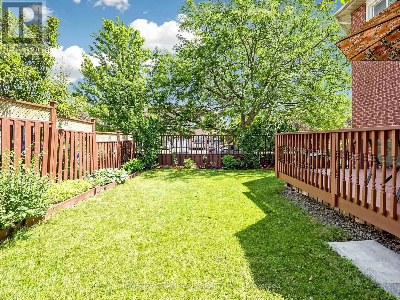 1622 SANDHURST CRESCENT