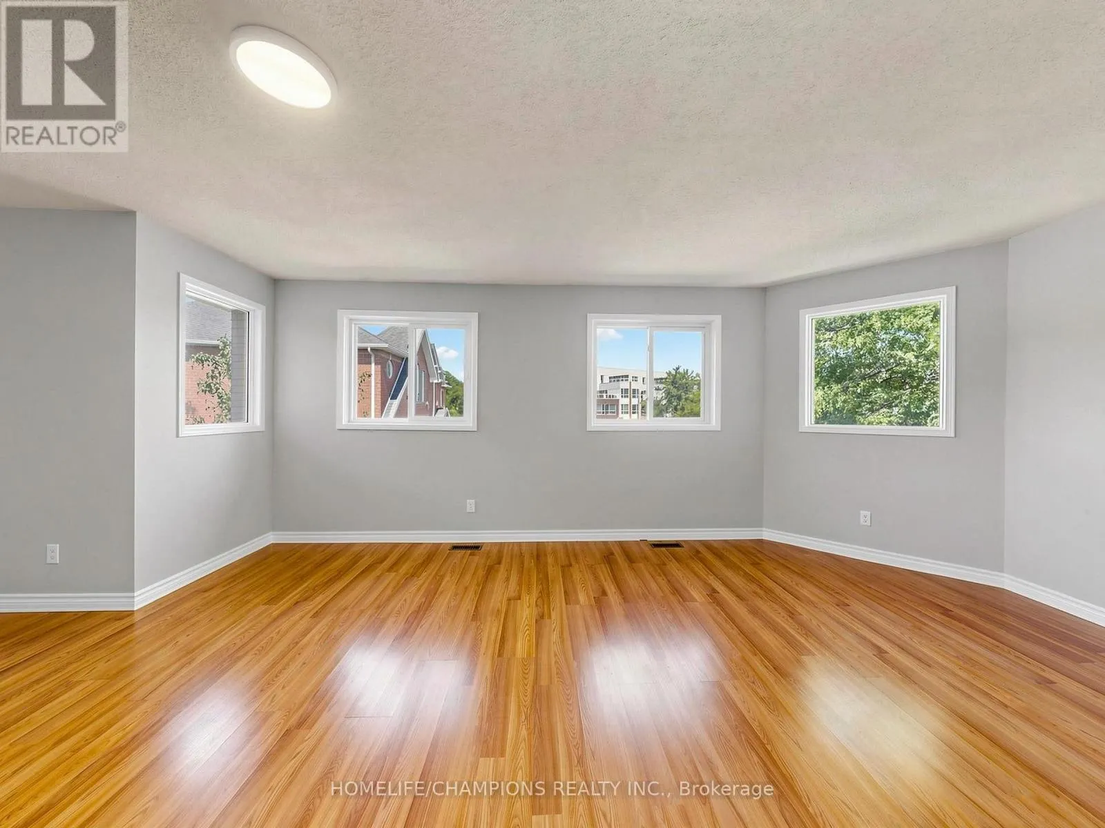 1622 SANDHURST CRESCENT