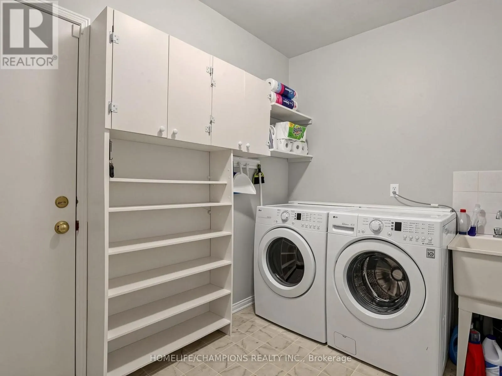 1622 SANDHURST CRESCENT