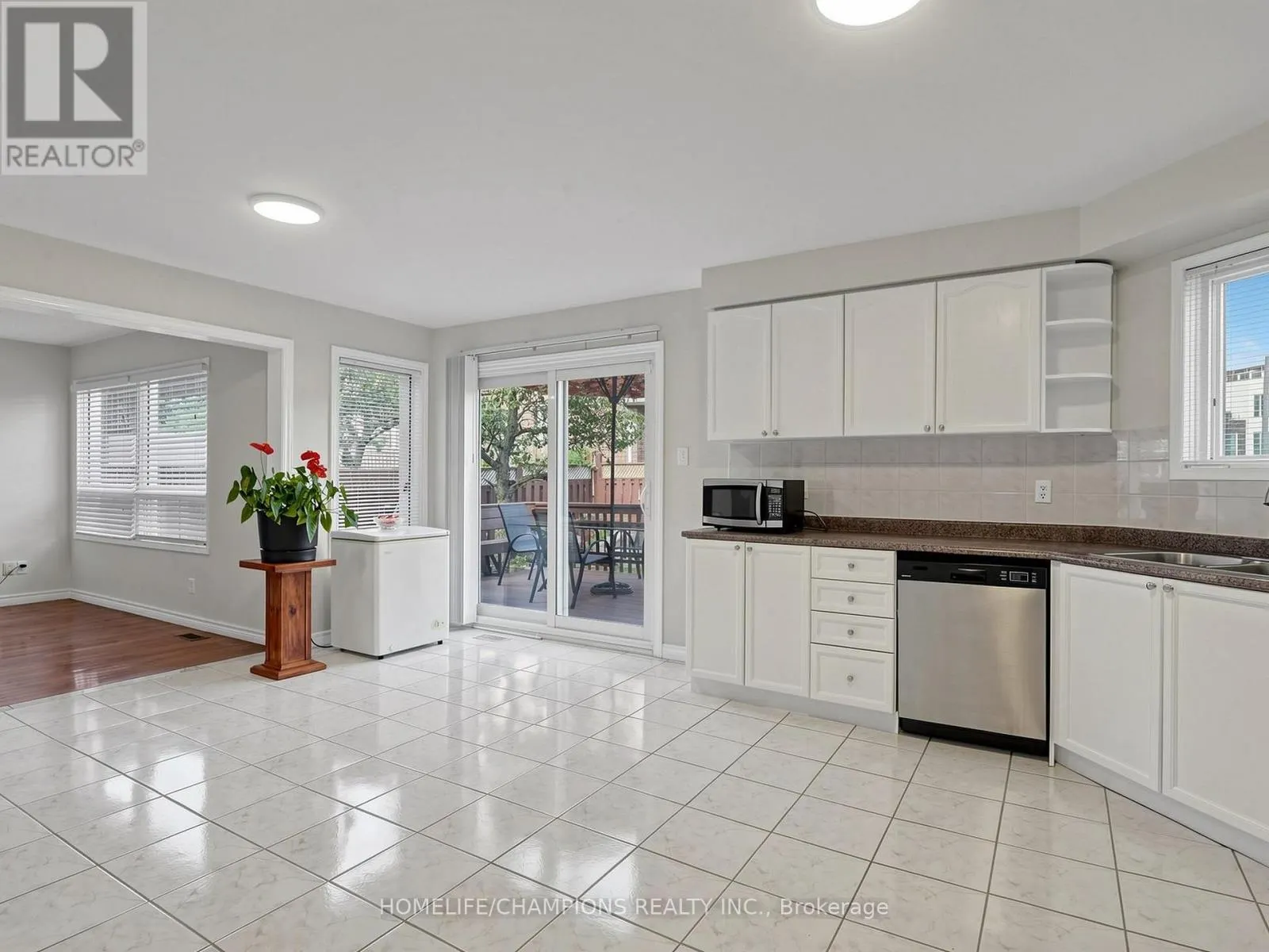 1622 SANDHURST CRESCENT