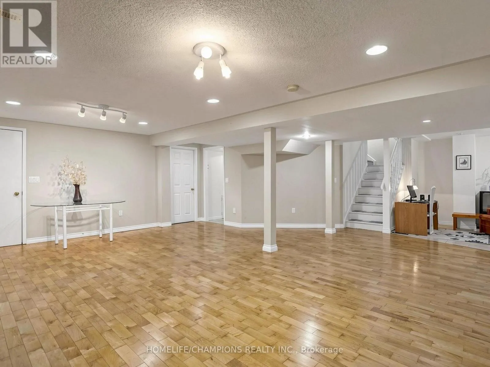 1622 SANDHURST CRESCENT