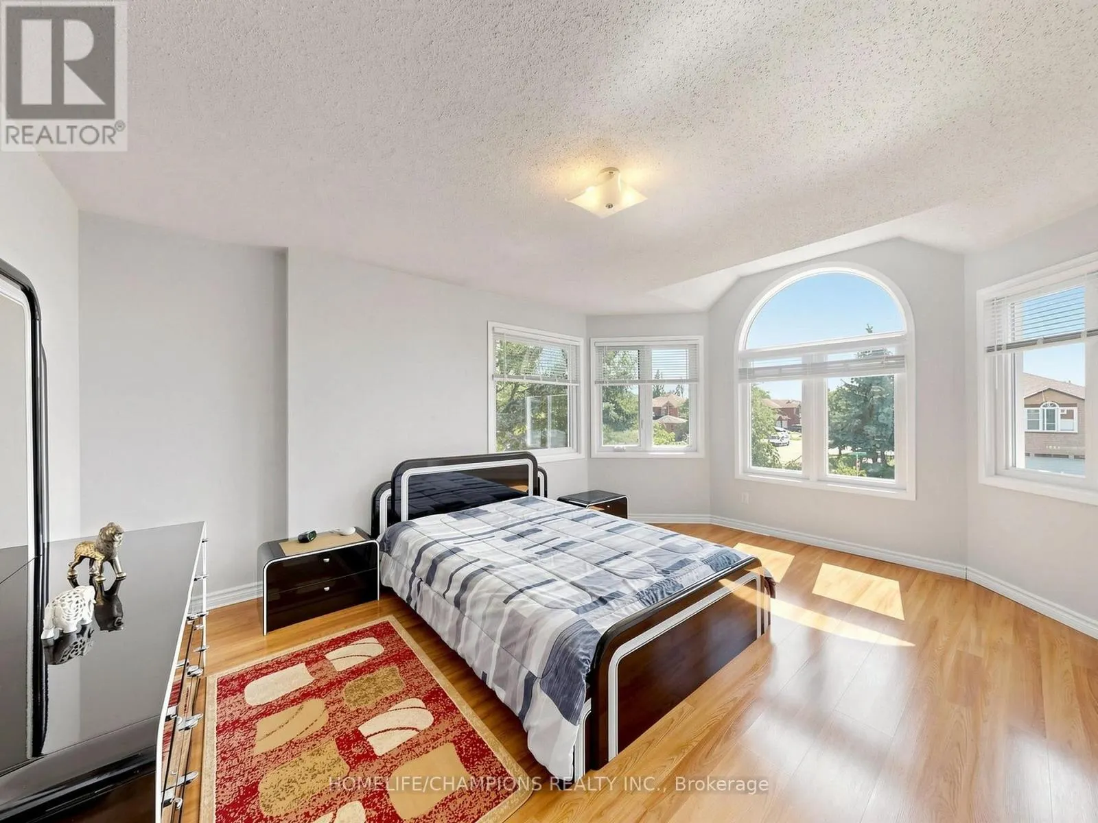 1622 SANDHURST CRESCENT