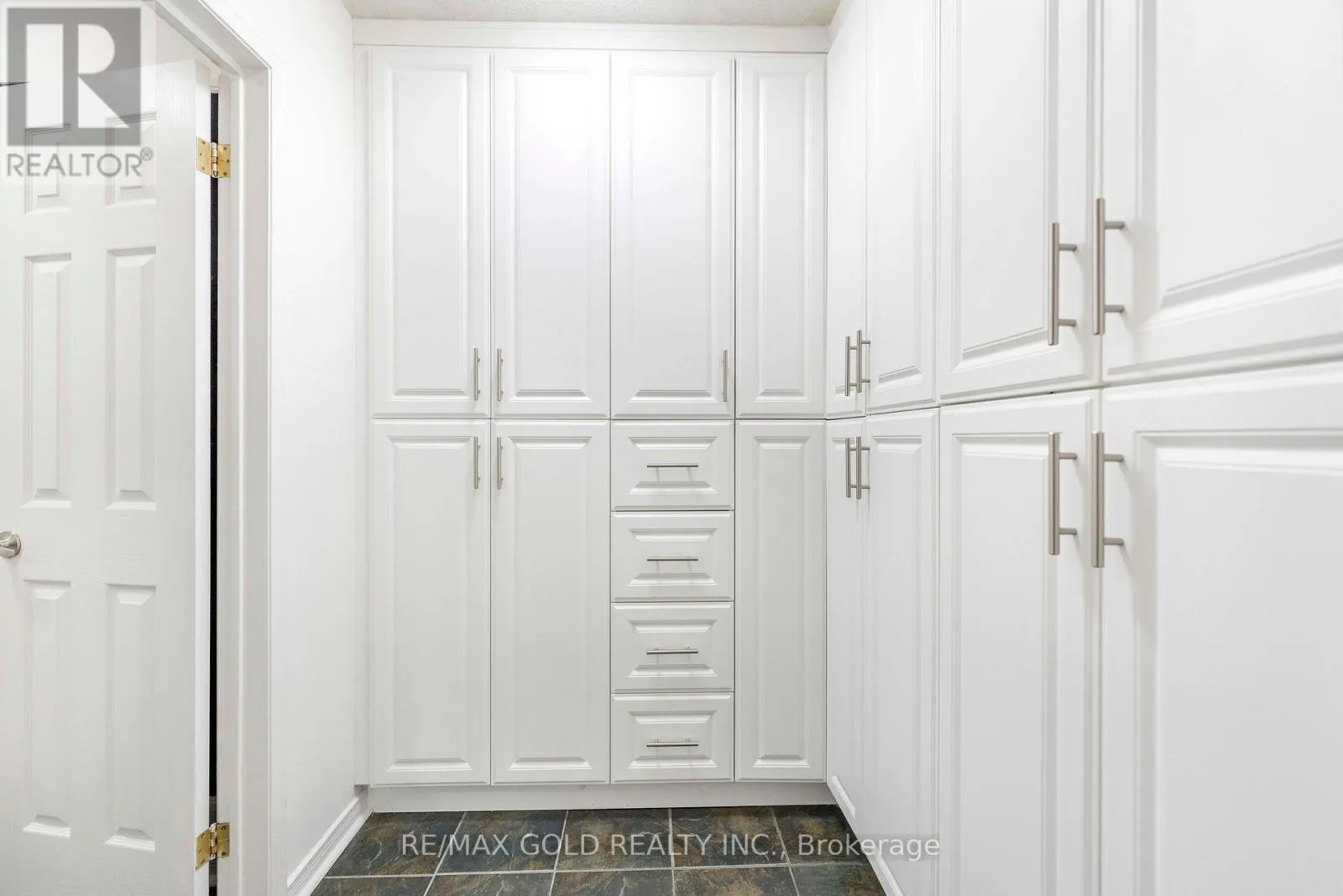 299 DELANEY DRIVE