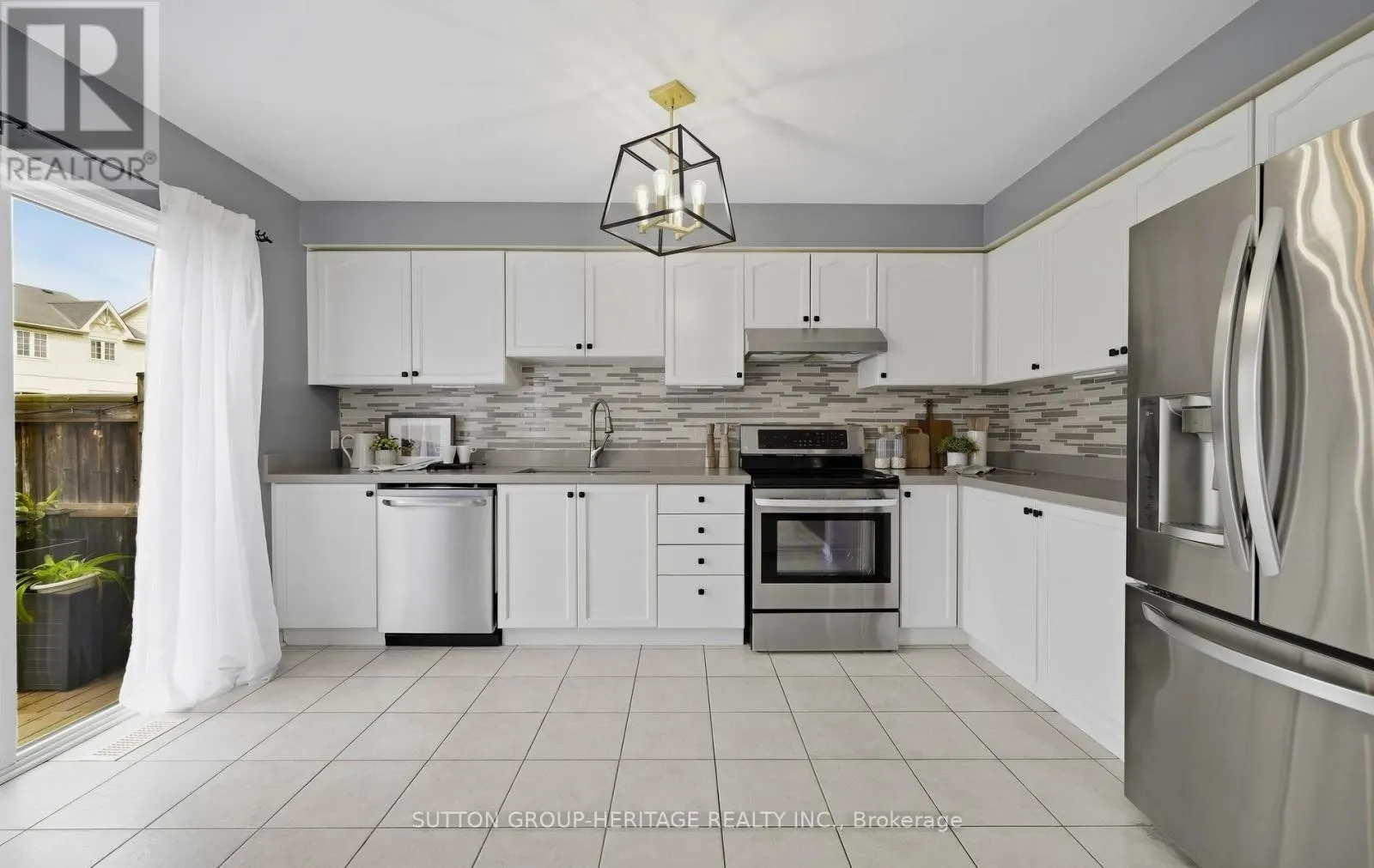1431 GLASPELL CRESCENT