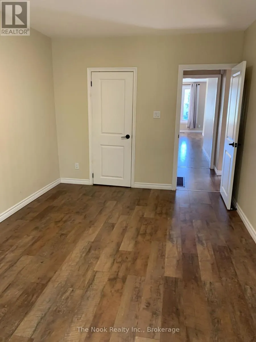 UPPER - 210 DOVEDALE DRIVE #Upper