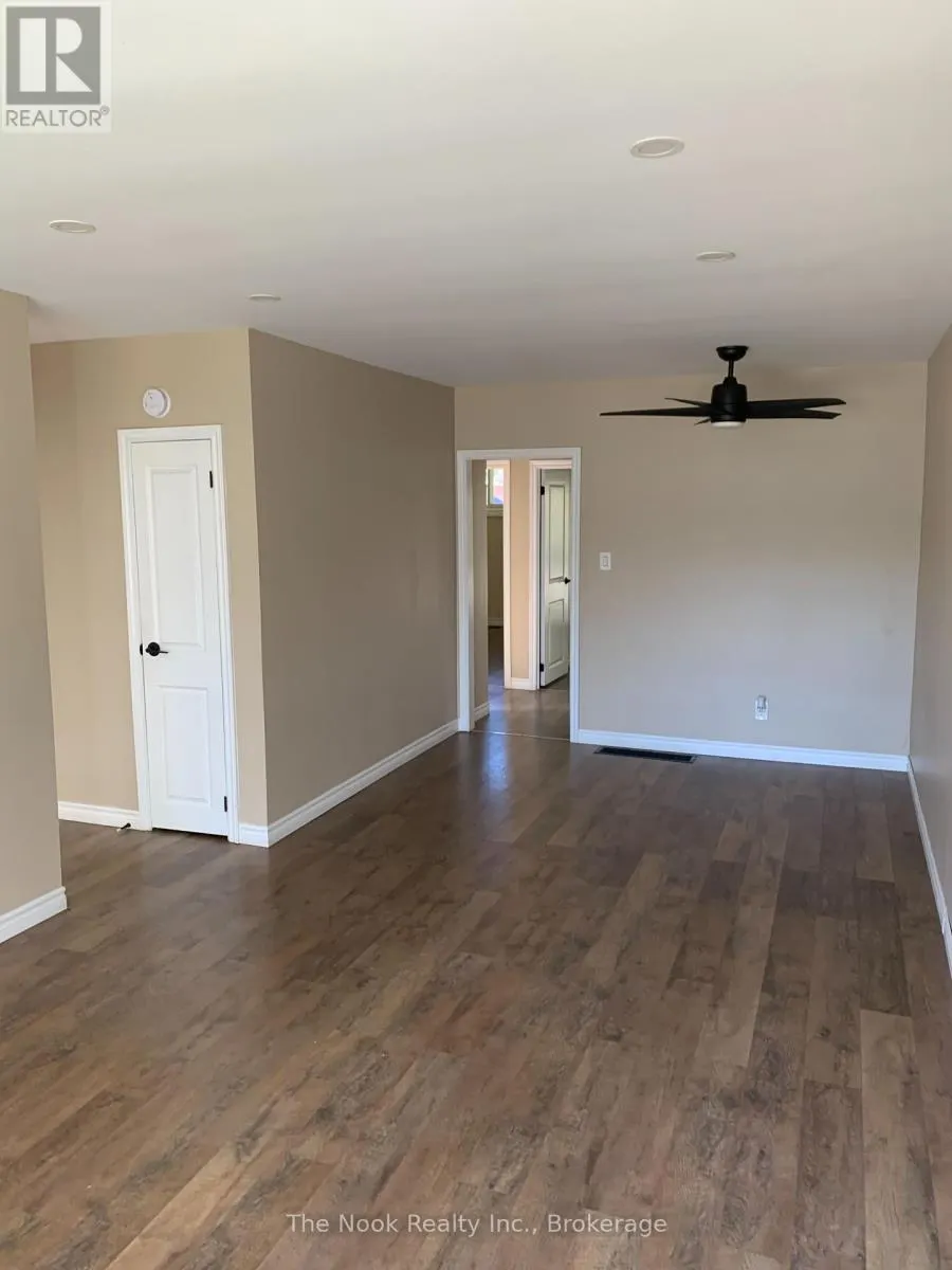 UPPER - 210 DOVEDALE DRIVE #Upper