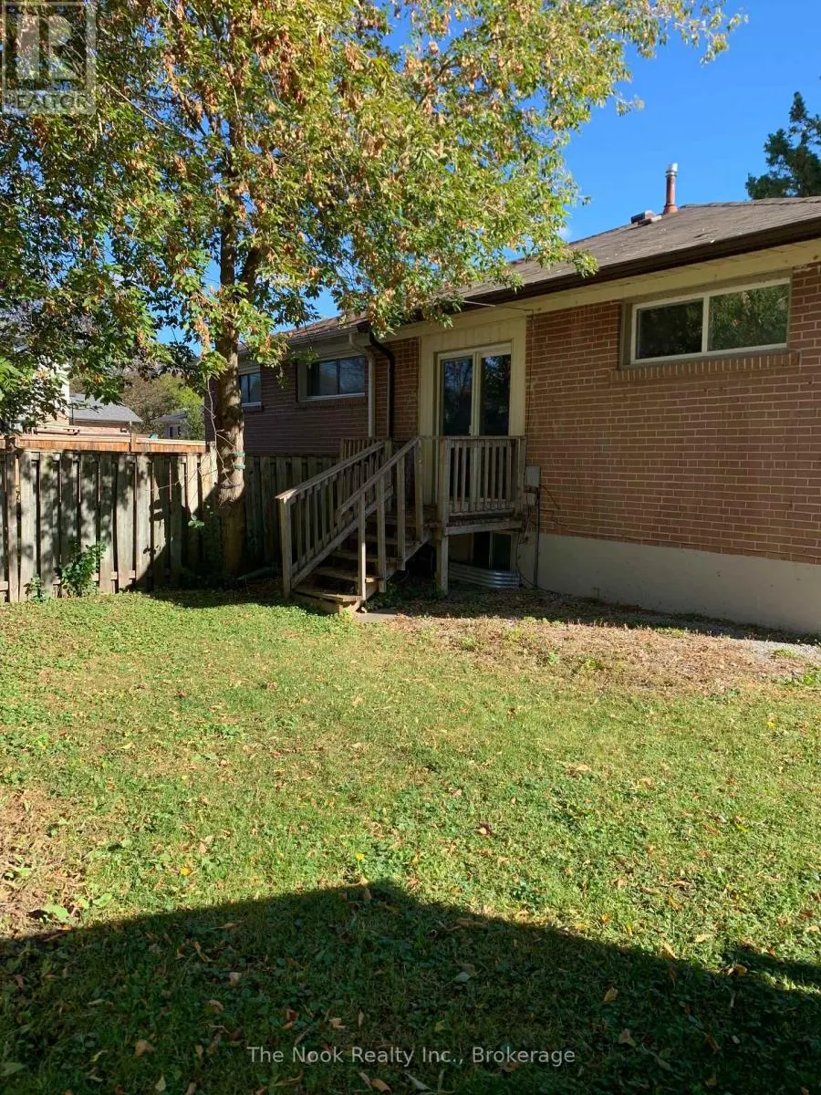 UPPER - 210 DOVEDALE DRIVE #Upper