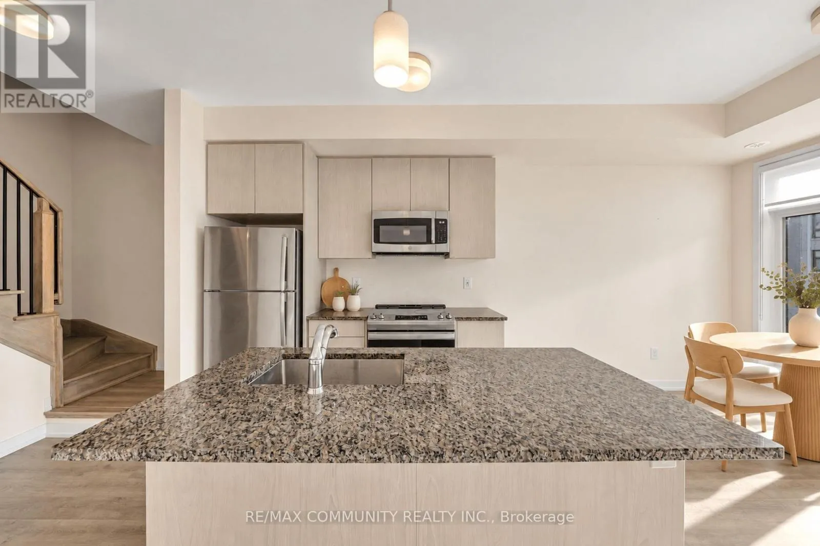 419 - 2550 CASTLEGATE CROSSING