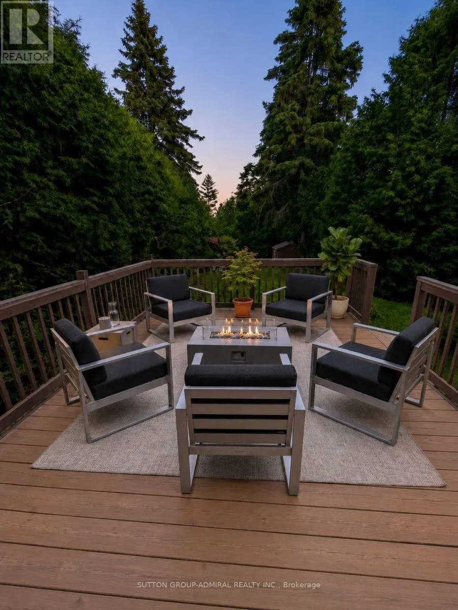 865 REGENT DRIVE