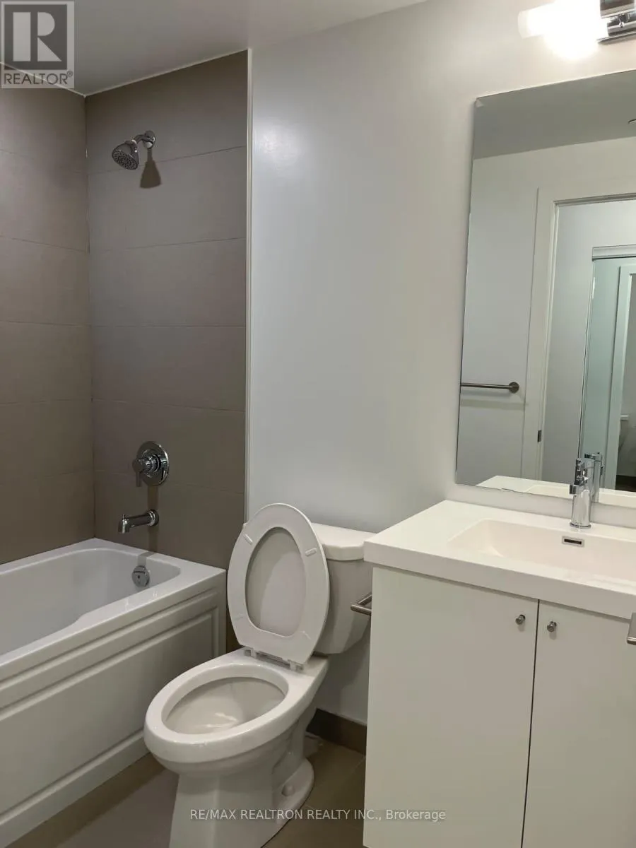 305 - 2545 SIMCOE STREET N