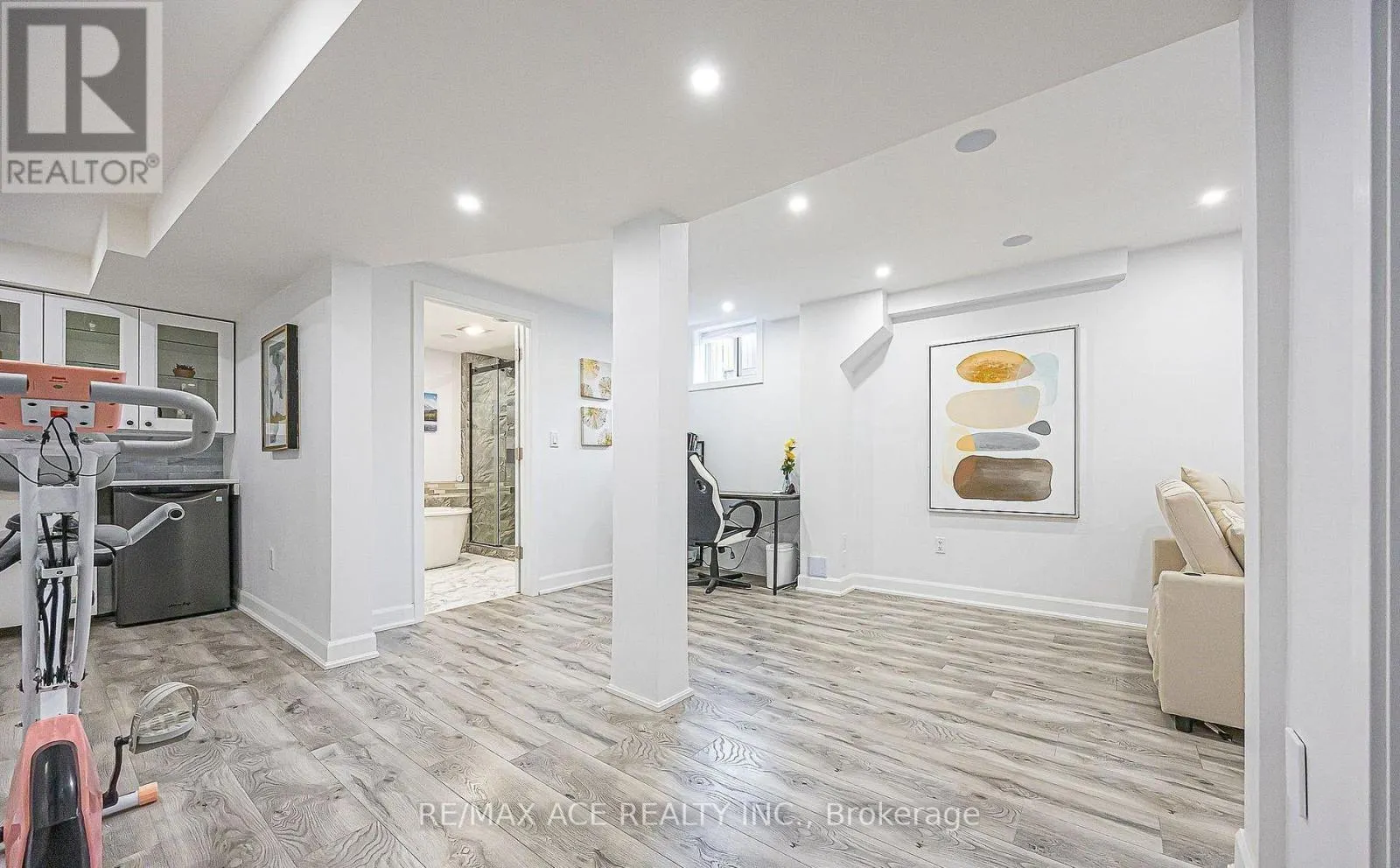 BSMT - 867 RENAISSANCE DRIVE