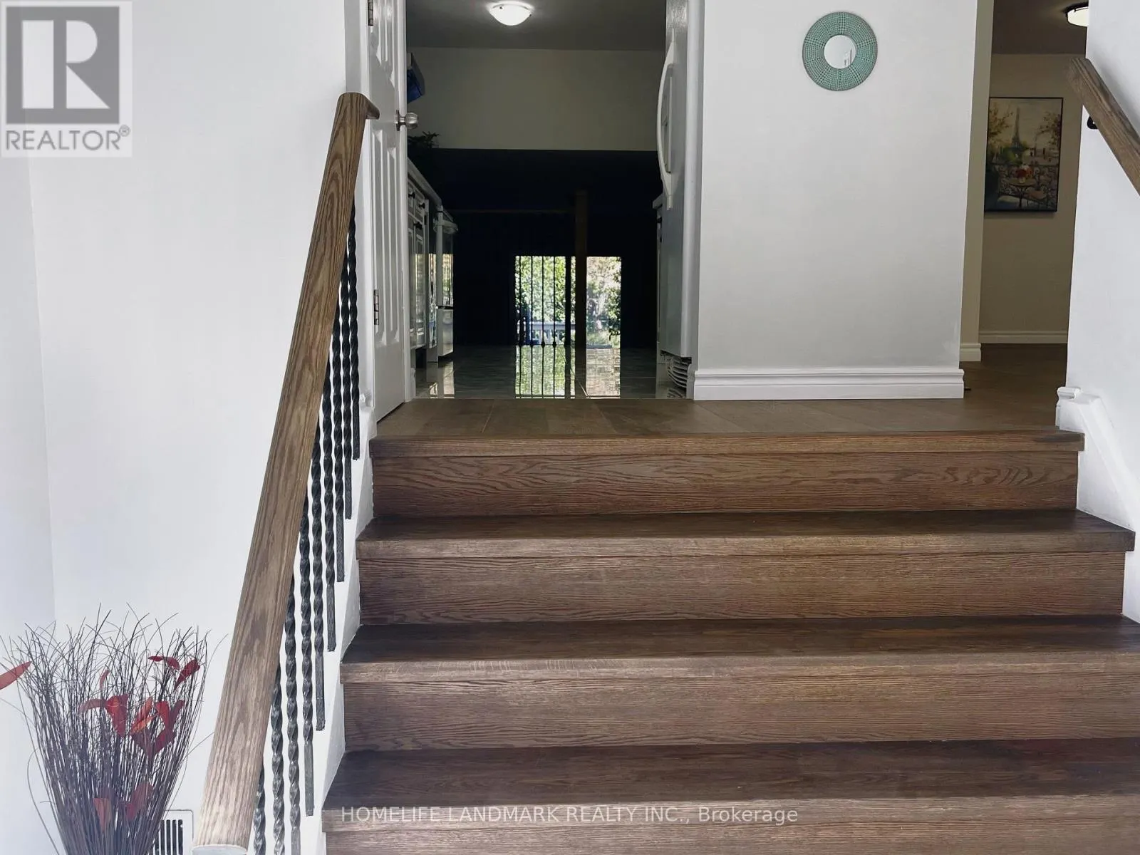 6 SNOWHILL CRESCENT