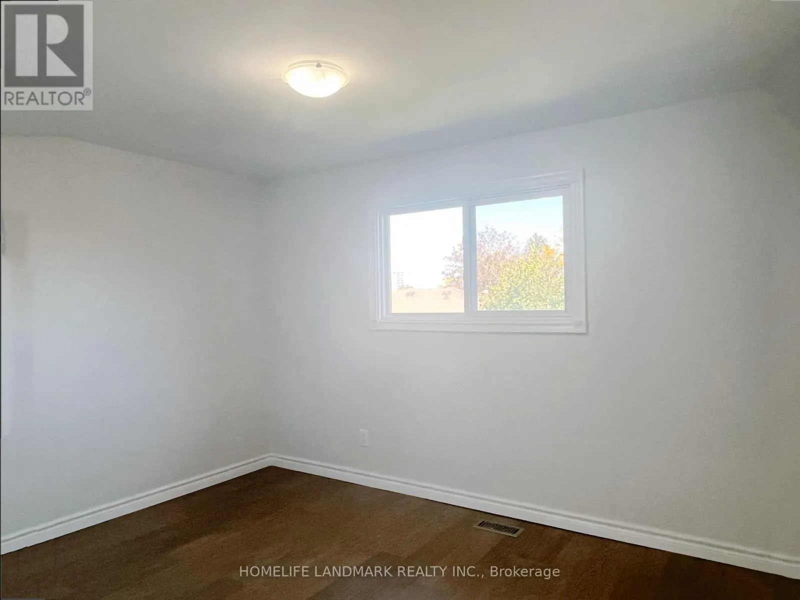 6 SNOWHILL CRESCENT