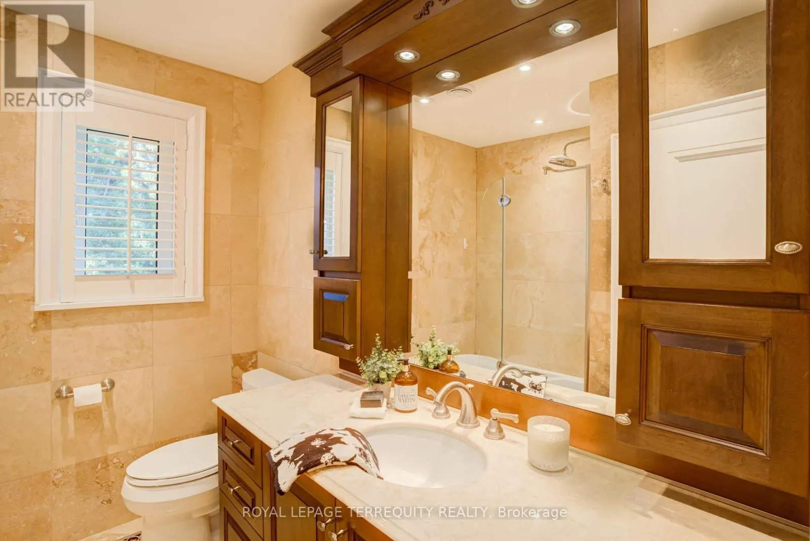 258 GUILDWOOD PARKWAY