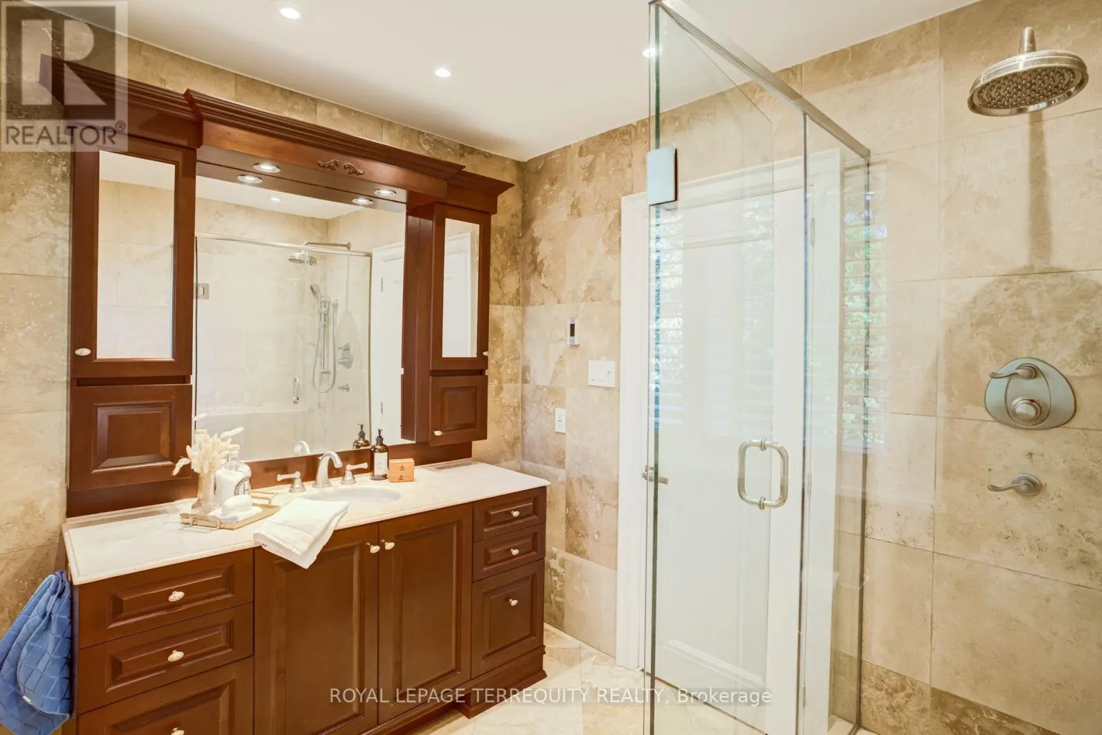 258 GUILDWOOD PARKWAY