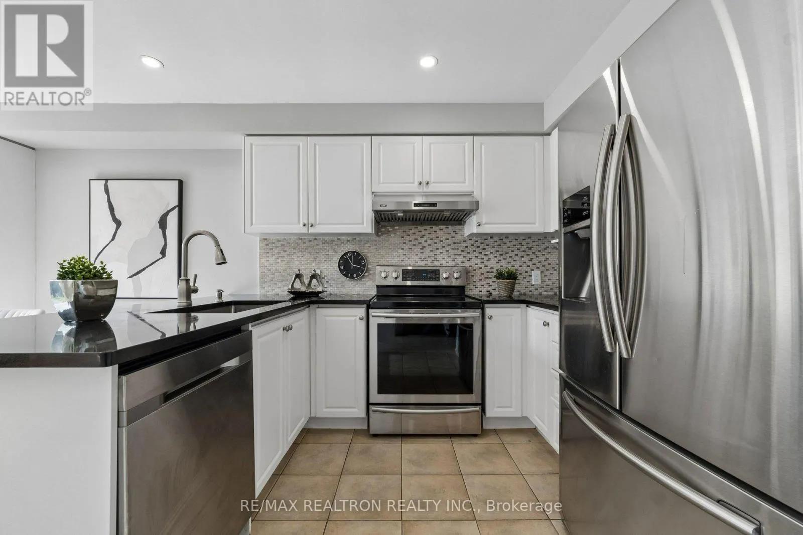 58 LUROSA CRESCENT