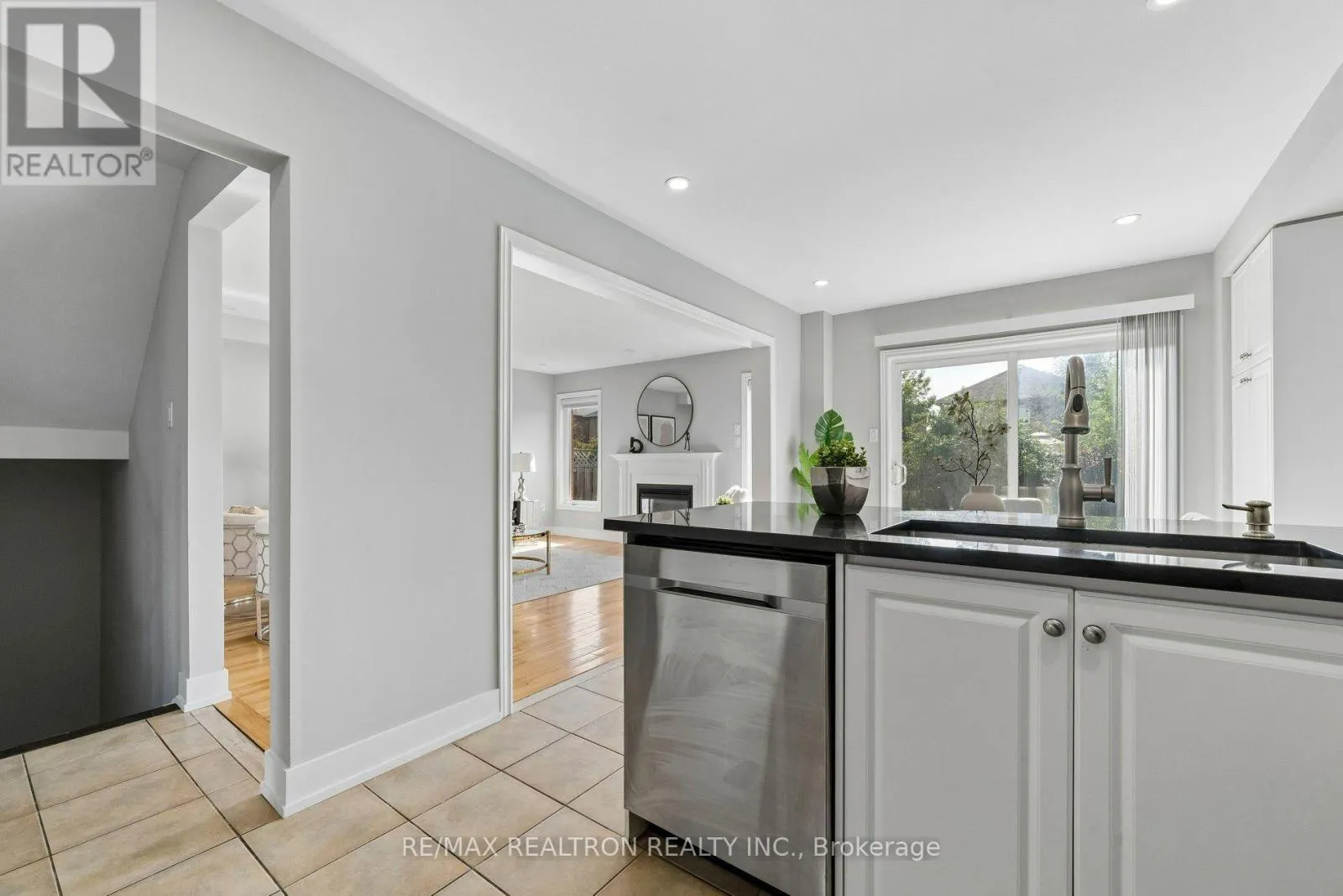 58 LUROSA CRESCENT