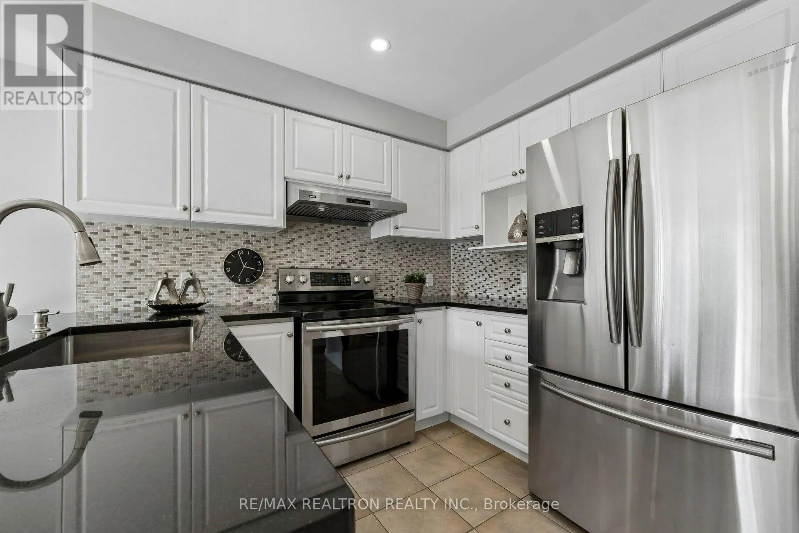 58 LUROSA CRESCENT