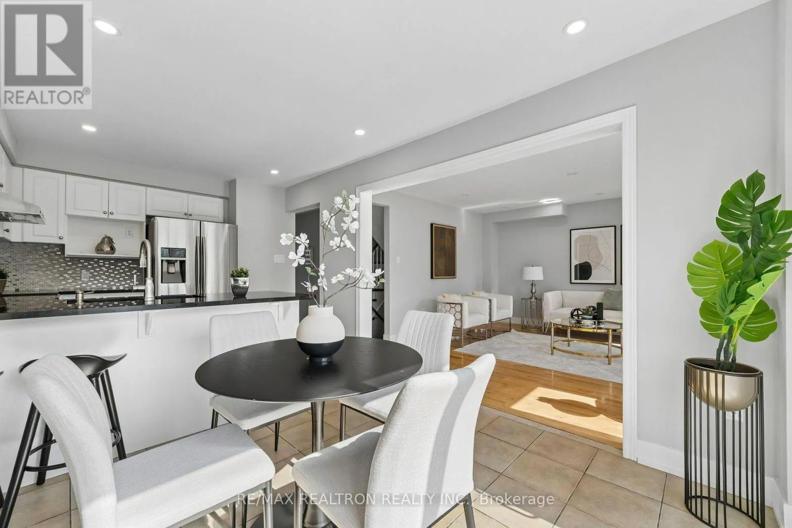 58 LUROSA CRESCENT