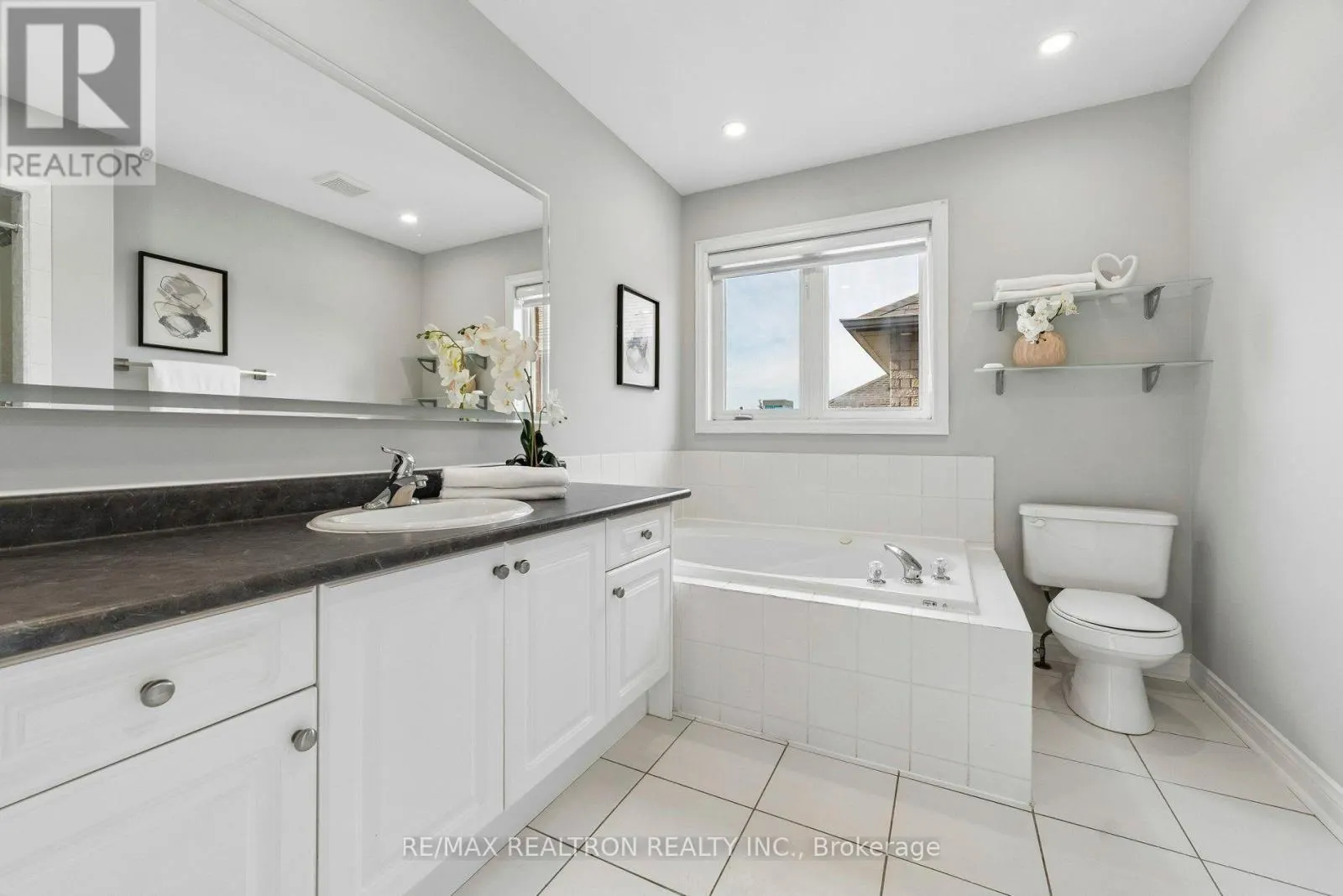 58 LUROSA CRESCENT