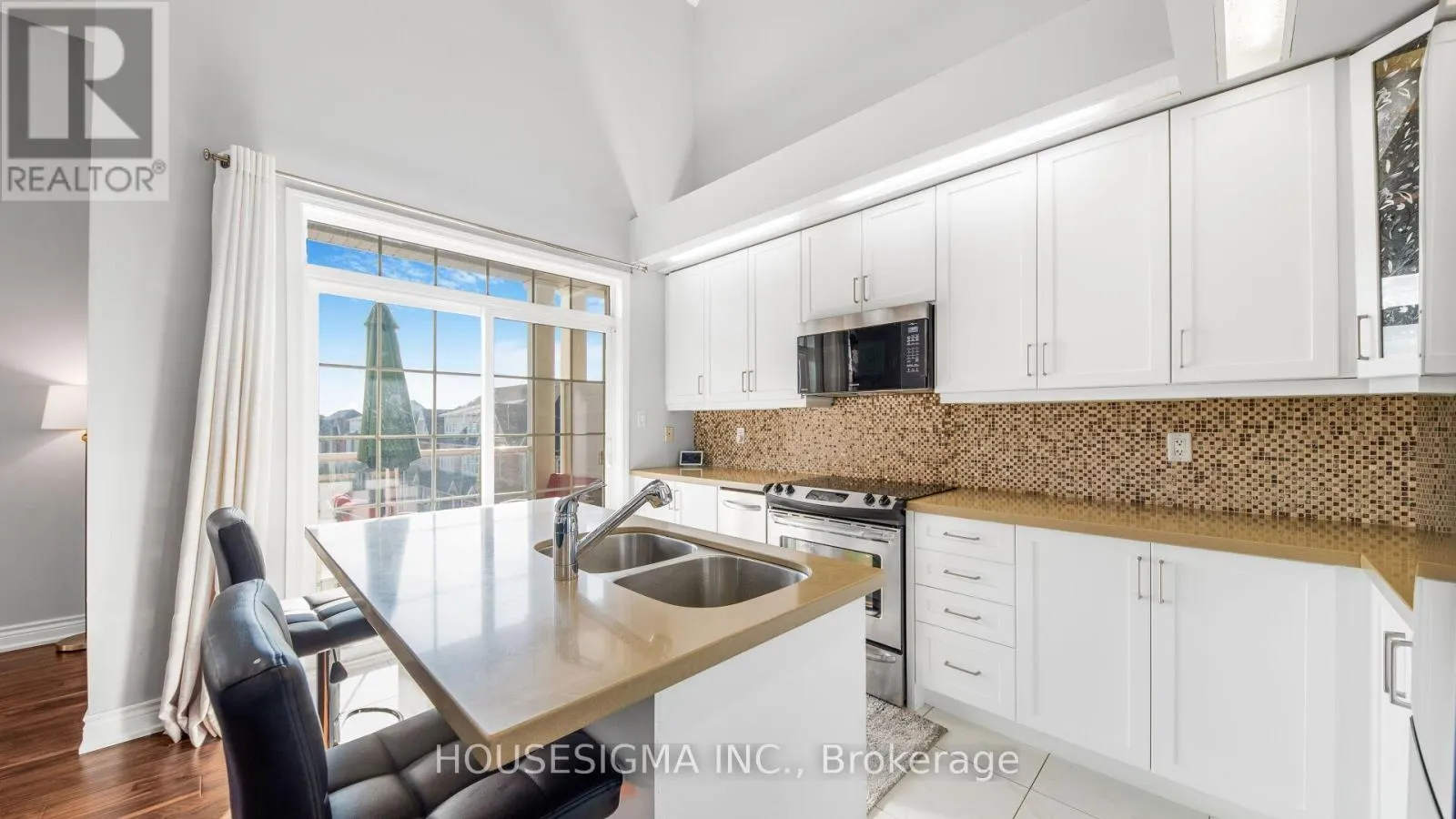 18 LOVEGROVE LANE