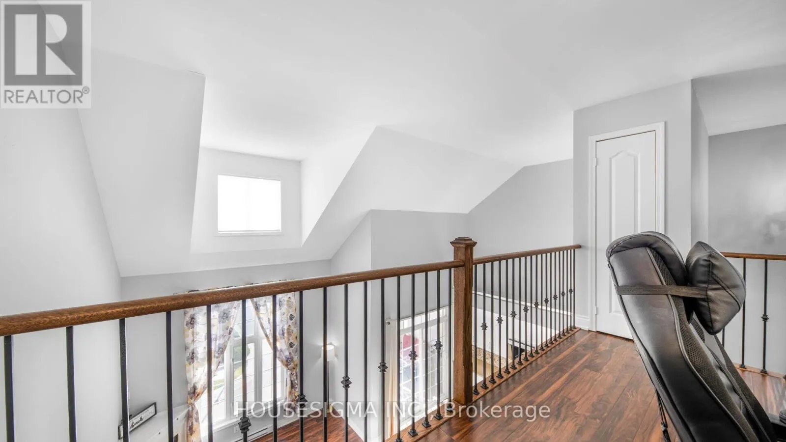 18 LOVEGROVE LANE