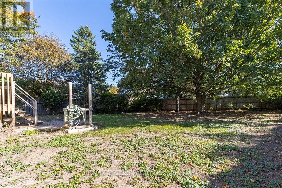 513 LABRADOR DRIVE