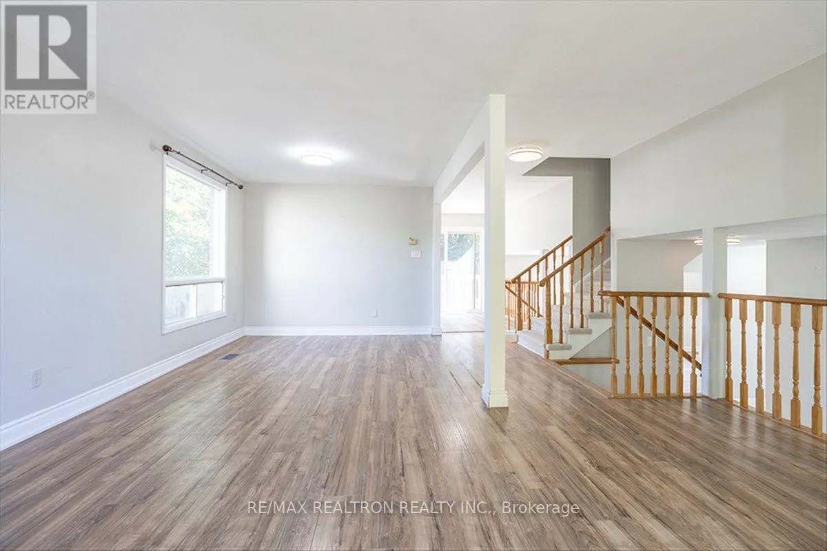 513 LABRADOR DRIVE