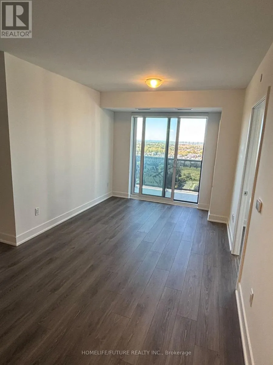 1608 - 2545 SIMCOE STREET