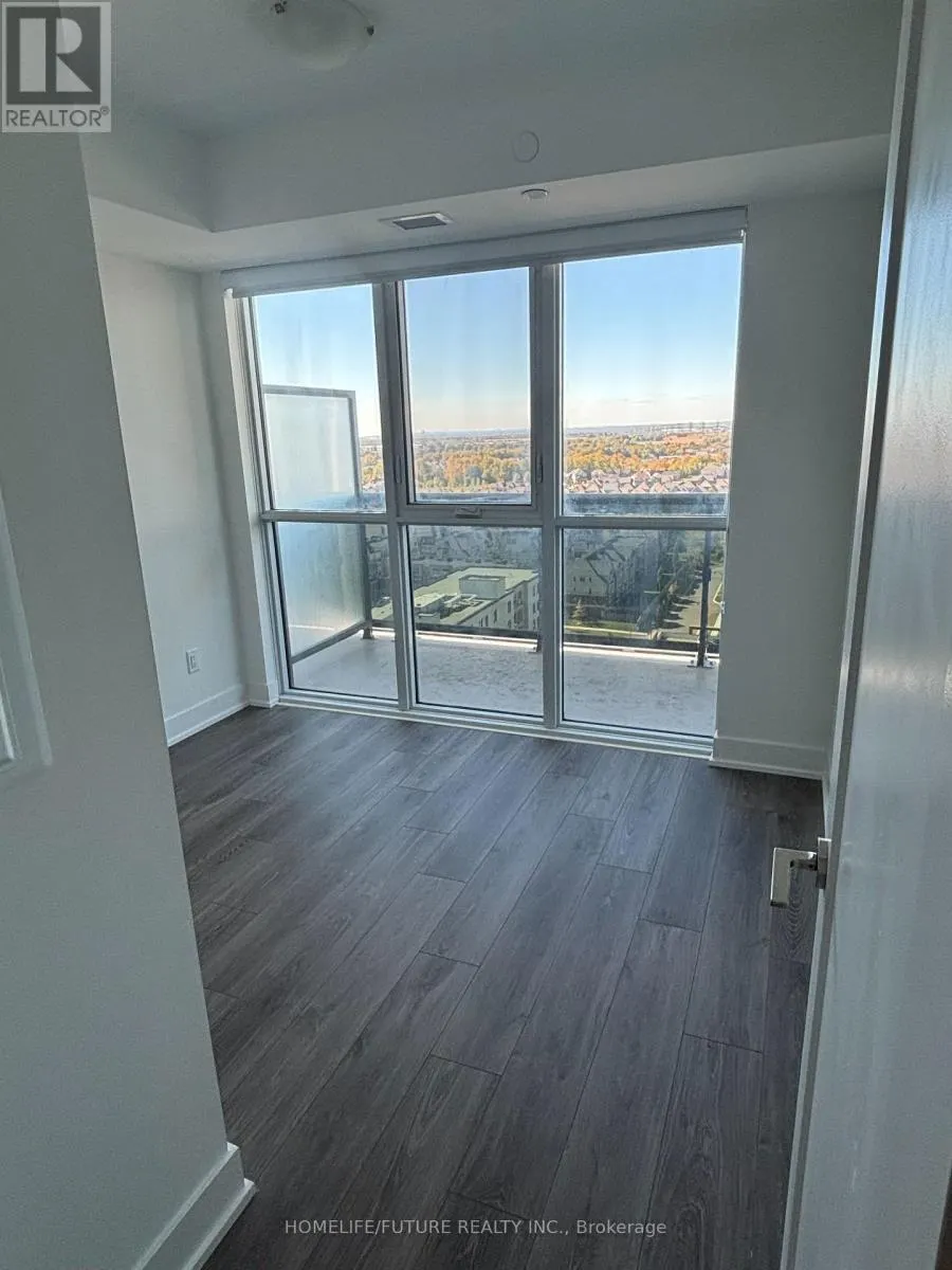 1608 - 2545 SIMCOE STREET