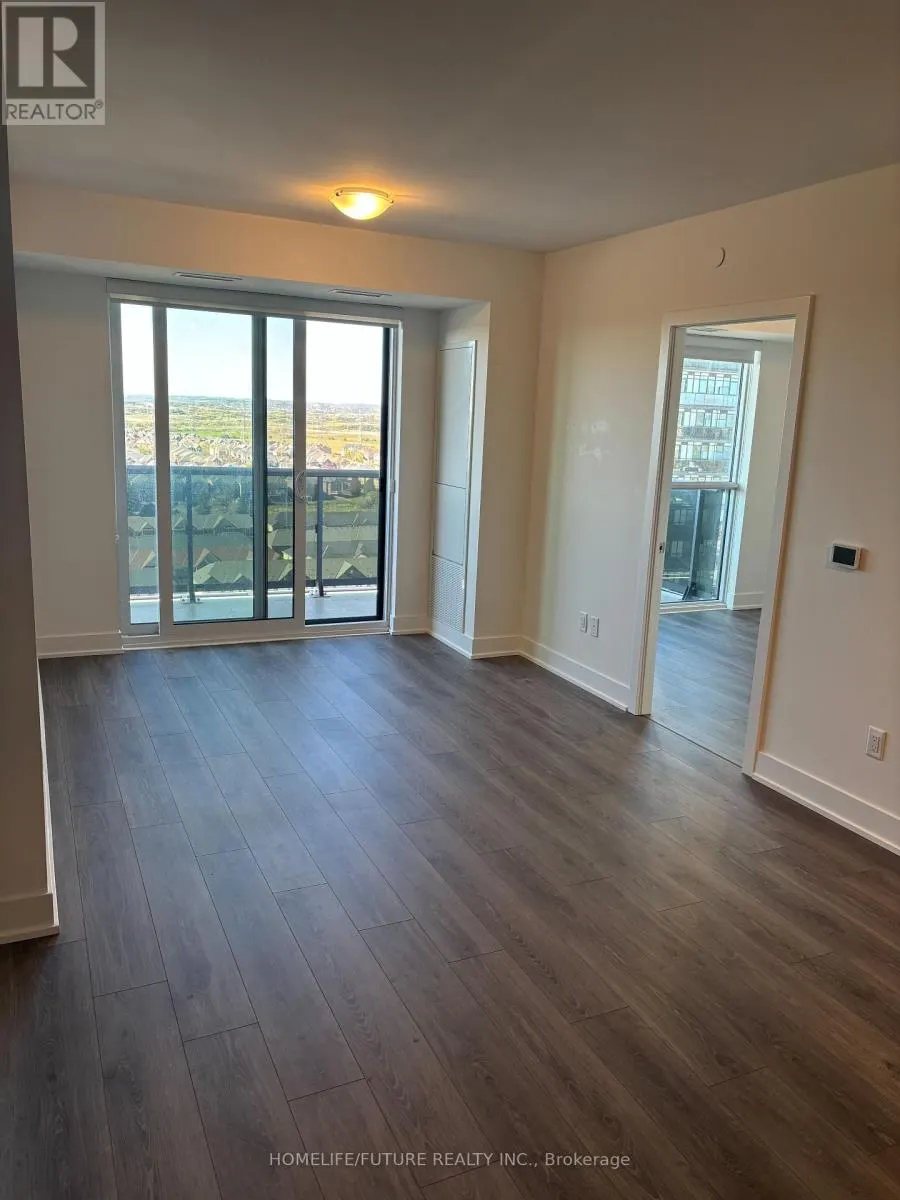 1608 - 2545 SIMCOE STREET