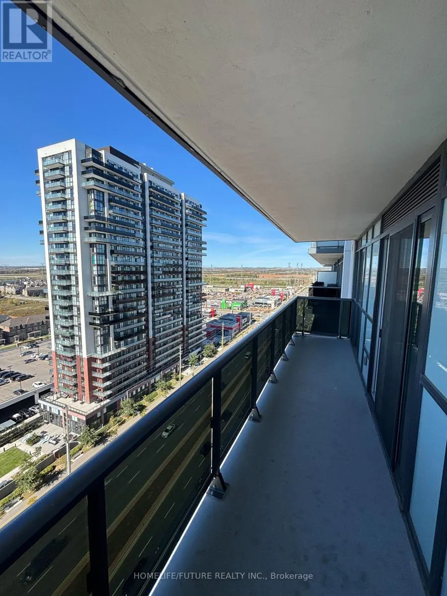 1608 - 2545 SIMCOE STREET