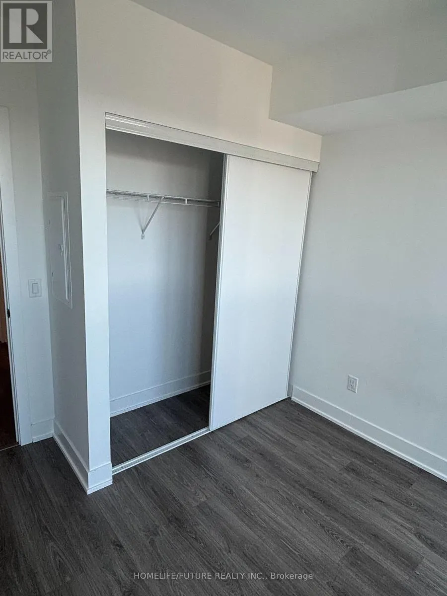 1608 - 2545 SIMCOE STREET