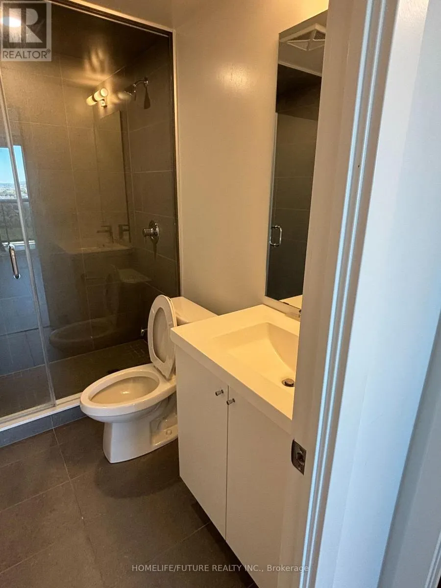 1608 - 2545 SIMCOE STREET