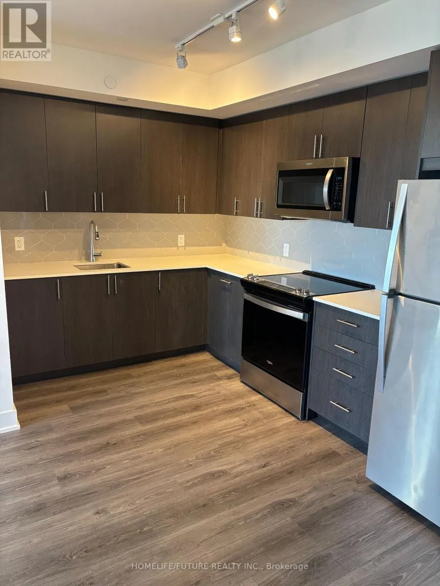 1608 - 2545 SIMCOE STREET