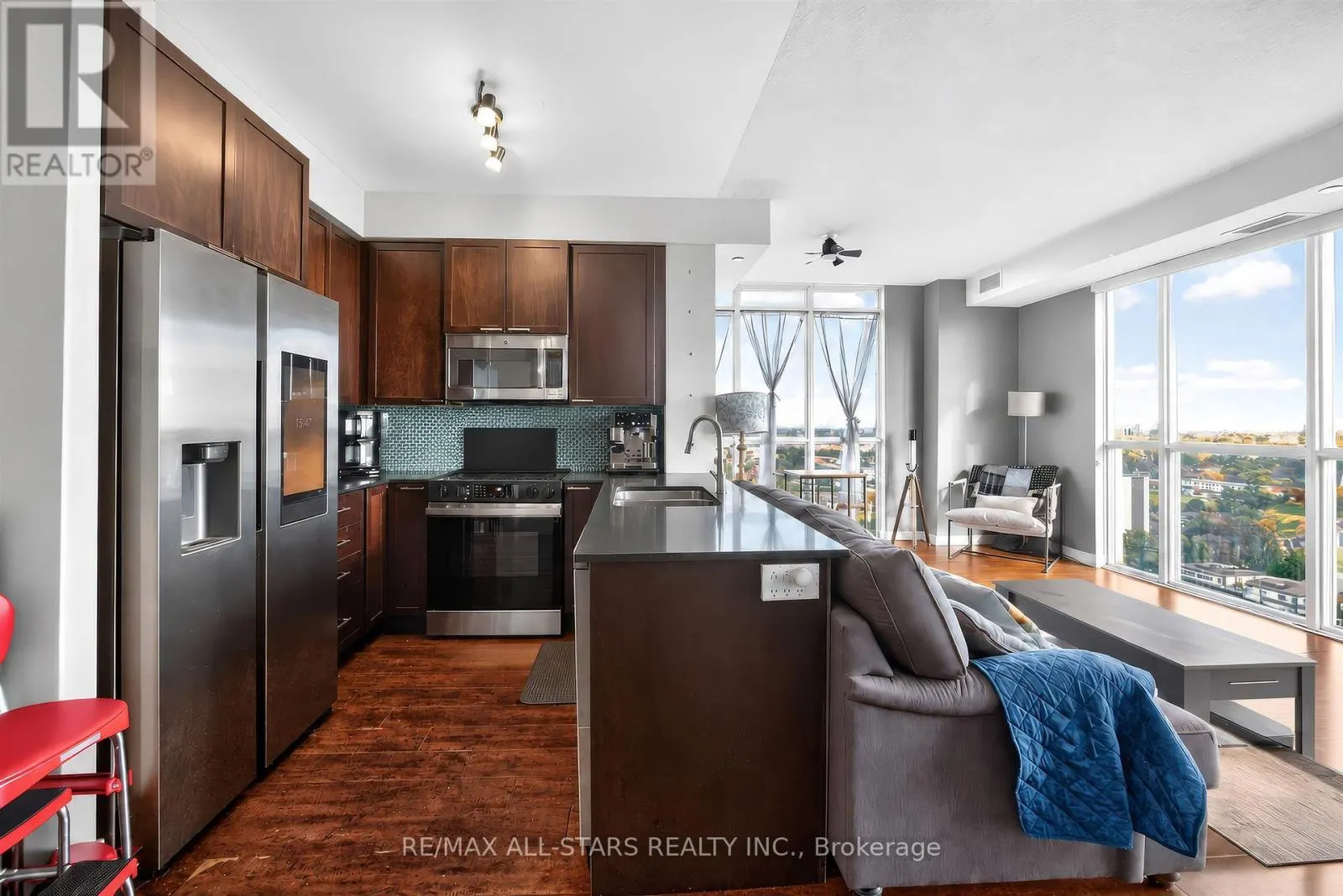 2009 - 1328 BIRCHMOUNT ROAD