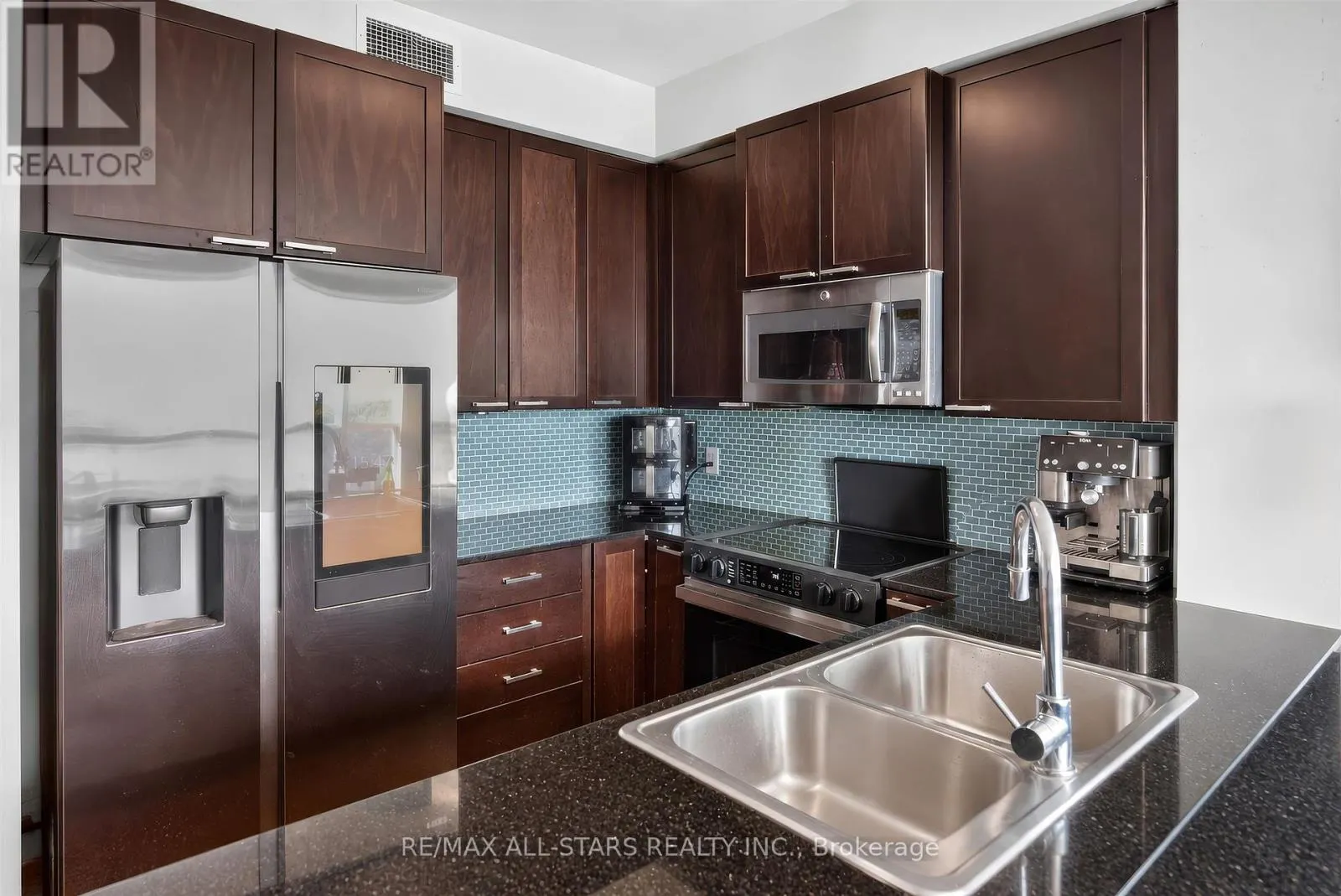 2009 - 1328 BIRCHMOUNT ROAD