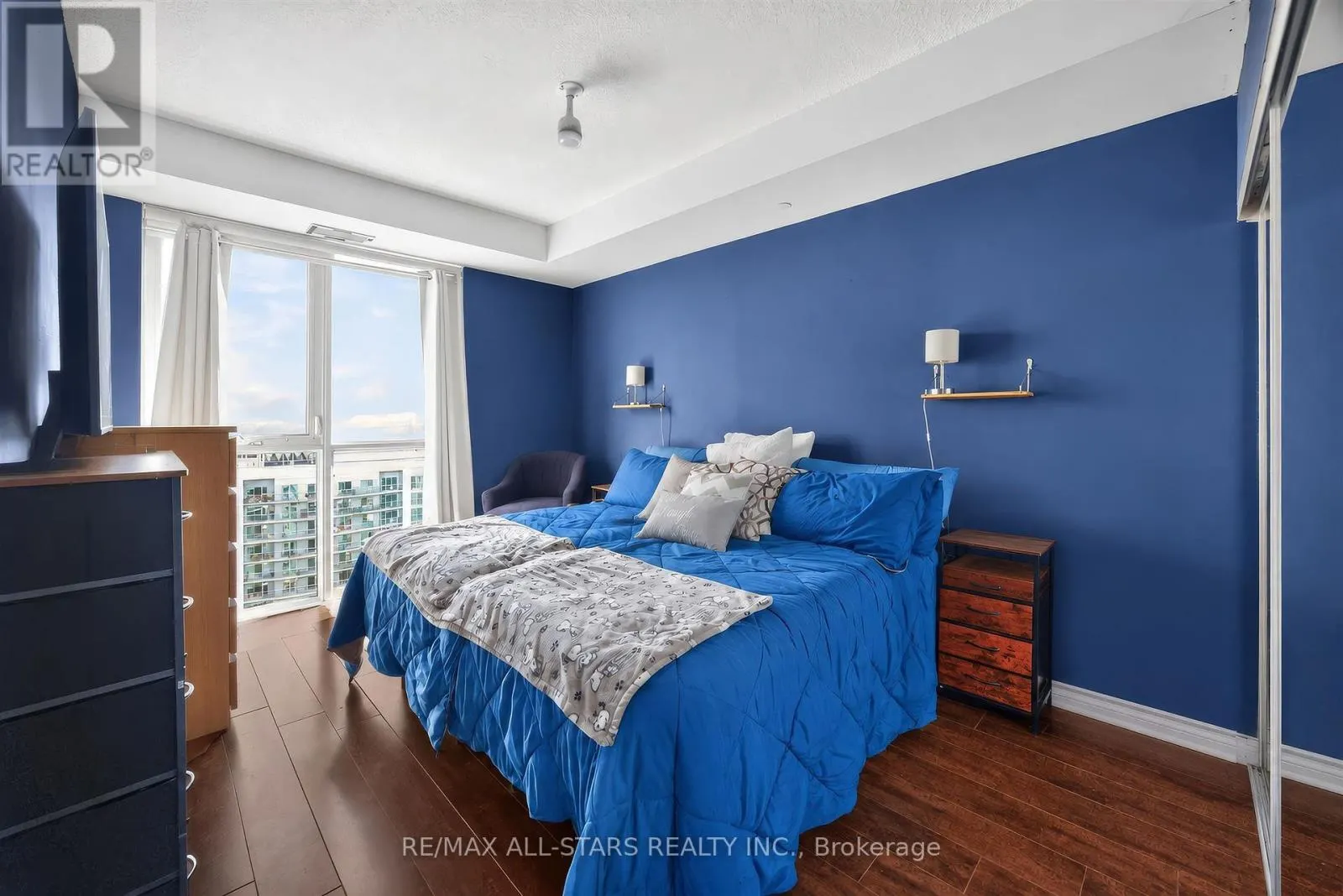 2009 - 1328 BIRCHMOUNT ROAD