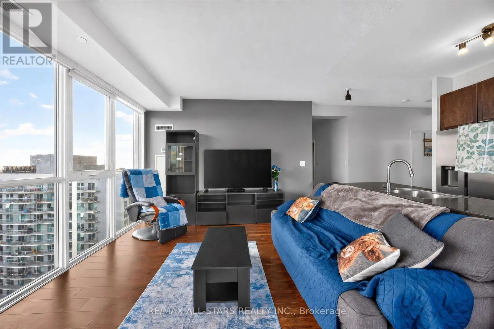 2009 - 1328 BIRCHMOUNT ROAD