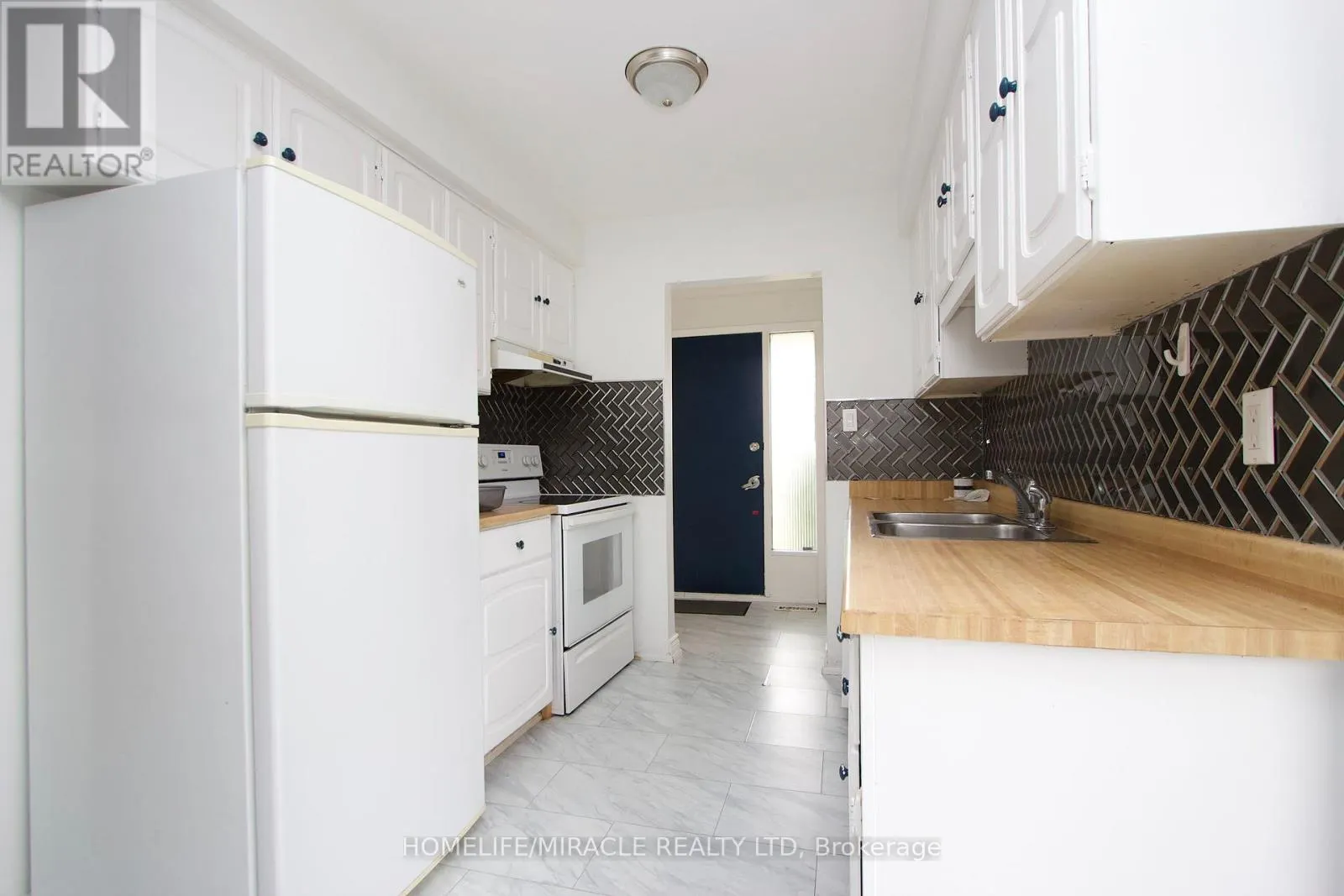 14 PILKINGTON CRESCENT