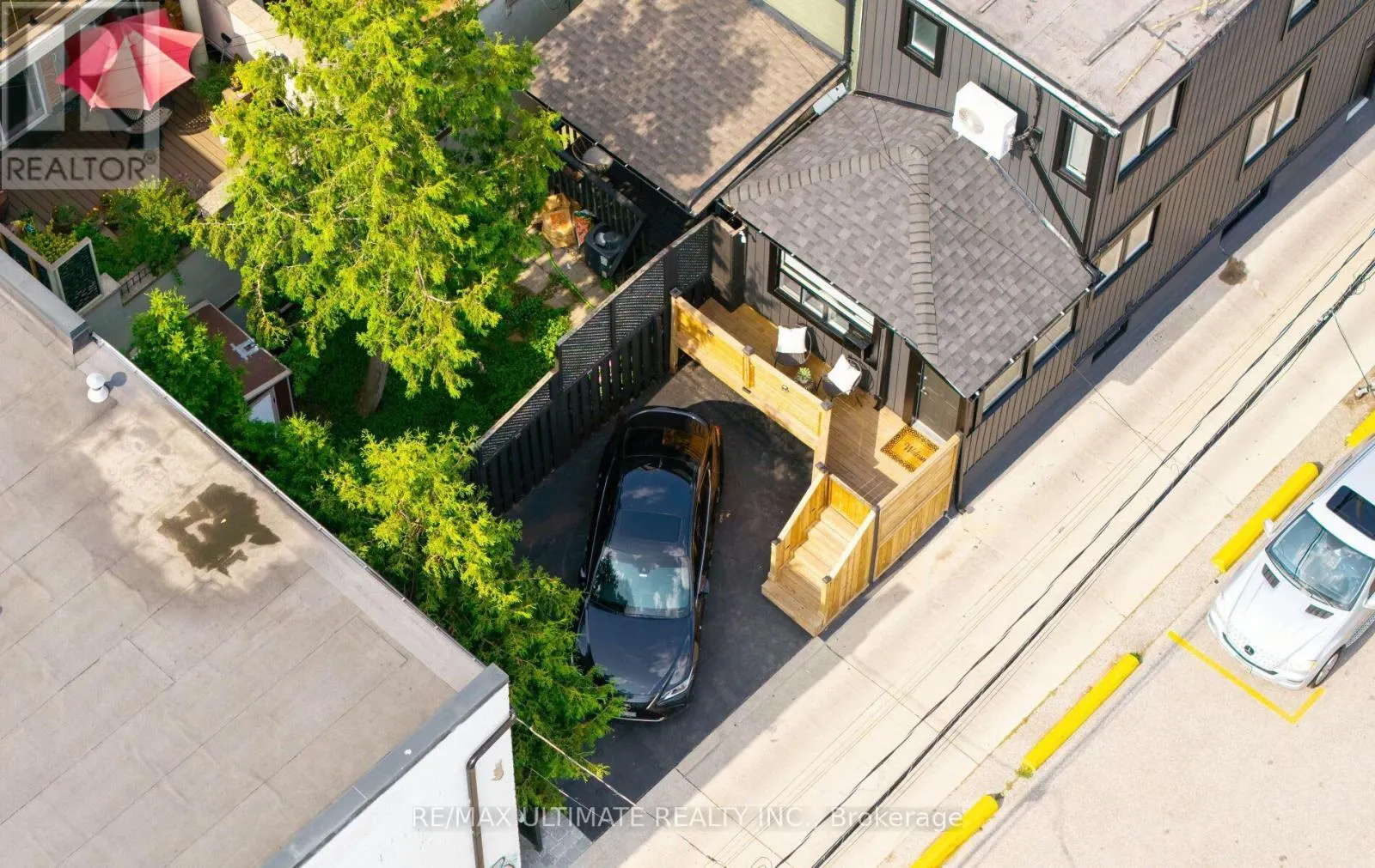 906 LOGAN AVENUE