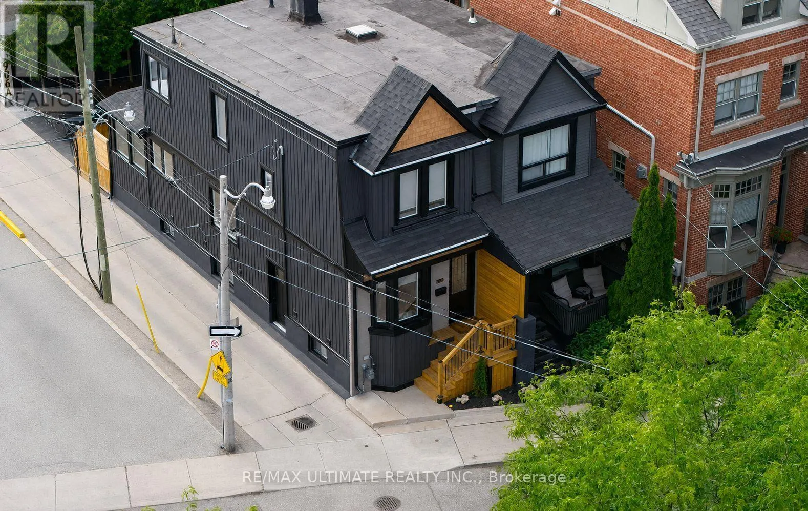 906 LOGAN AVENUE